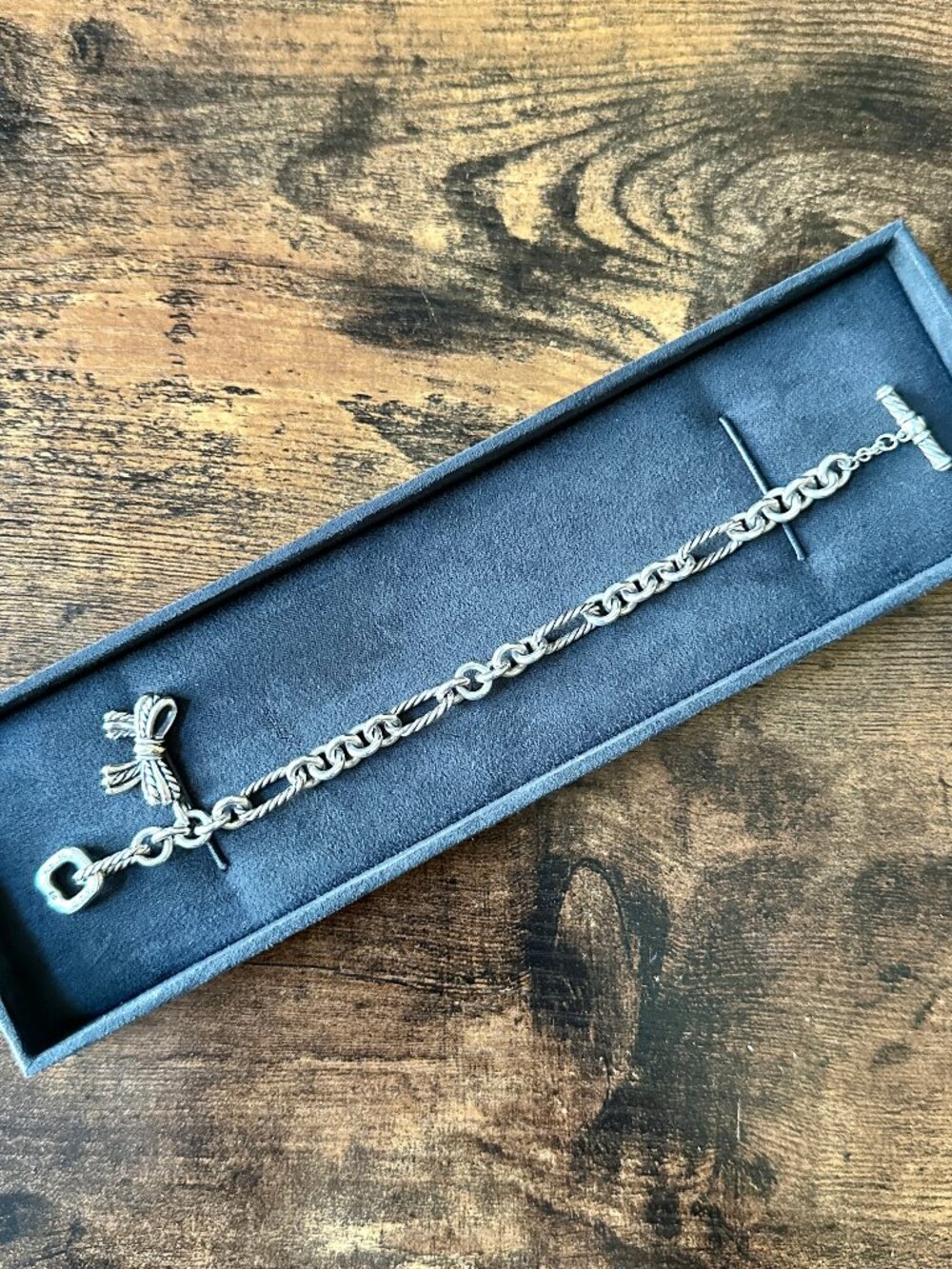 David Yurman Figaro Bracelet w/ Bow in Sterling Silver & 18K Yellow Gold - Med - Picture 6 of 13